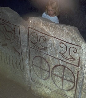 schwedisches Mädchen im Kivik Grab, Südschweden